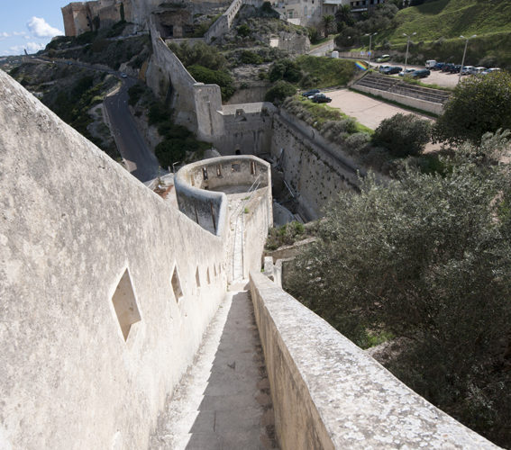 Cheminderonde, vertige, fortification, Bonifacio, Corse.jpg