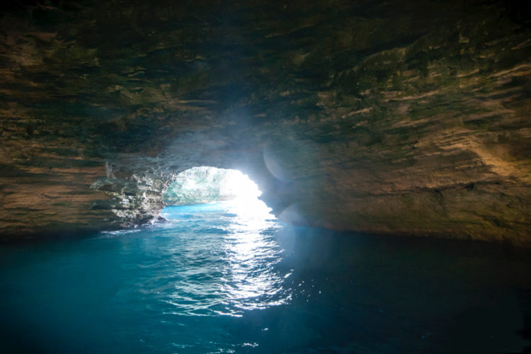 Grotte-balade-Bonifacio-magie-Corse.jpg