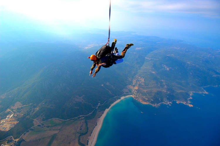 Tandem-ecole-parachutisme-propriano-Corse.jpg