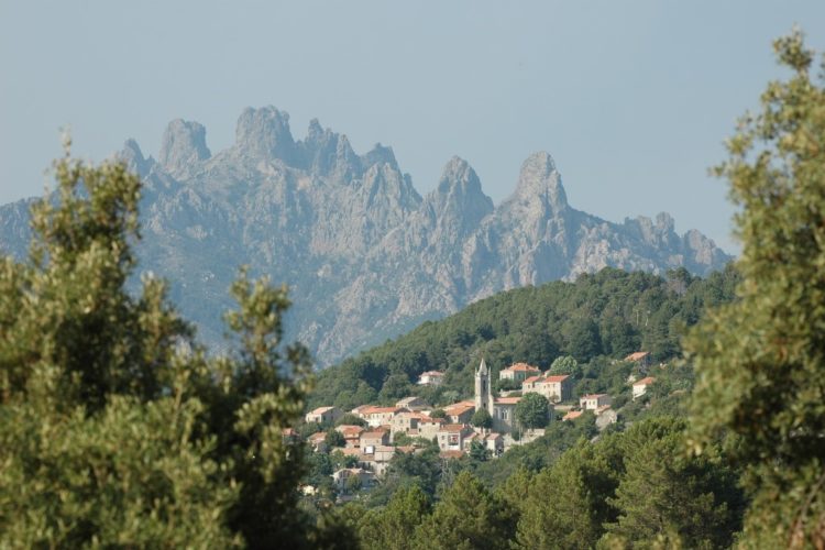 Top25-village-Zonza-mutagna-Corsica