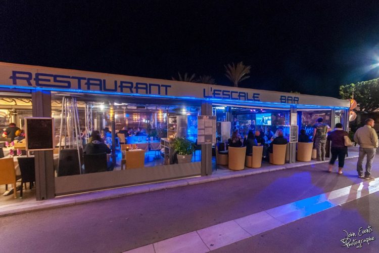 escale-bonifcaio-port-terrasse-restaurant-Corsica-by-night.jpg