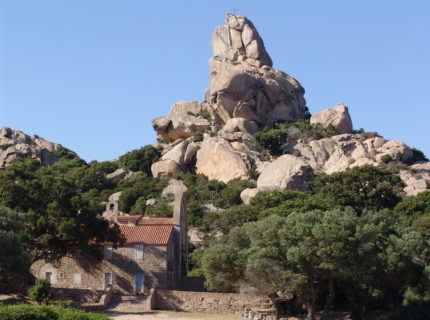Oratoire-tiberine-Trinité-Bonifacio-Corsica.jpg