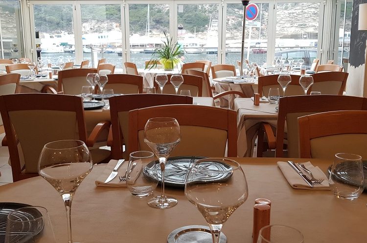 restaurant-les-4-vents-Bonifacio-table-corsica.jpg