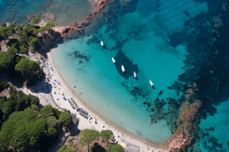 Heli-sud-Corse-turcoise-plage-Corsica.jpg